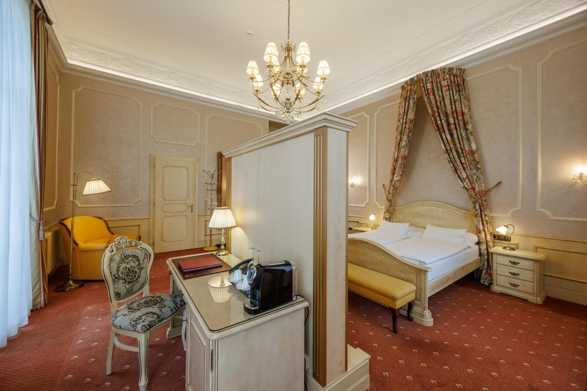 Hotel Chateau Cihelny Karlsbad Eksteriør billede