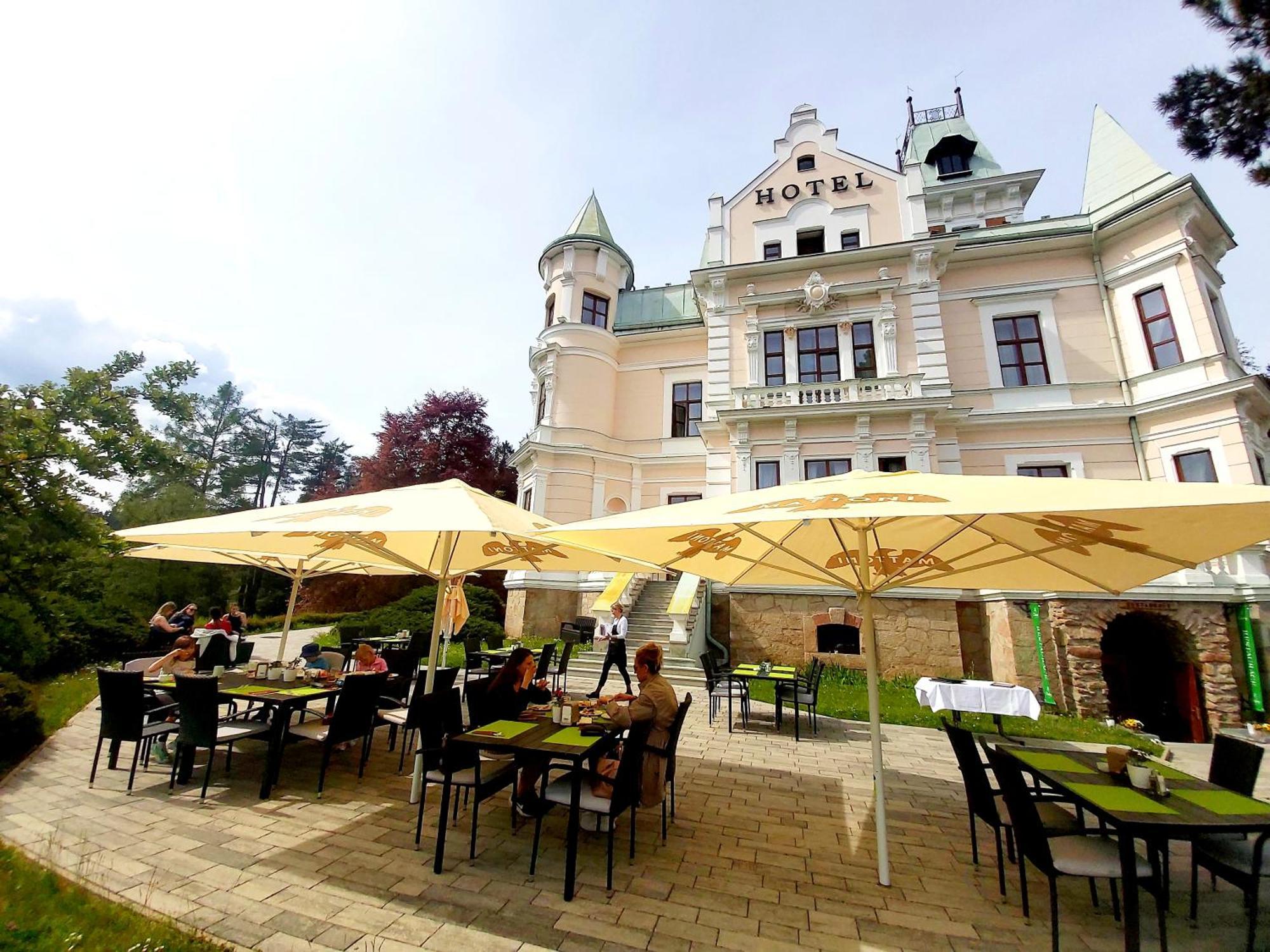 Hotel Chateau Cihelny Karlsbad Eksteriør billede