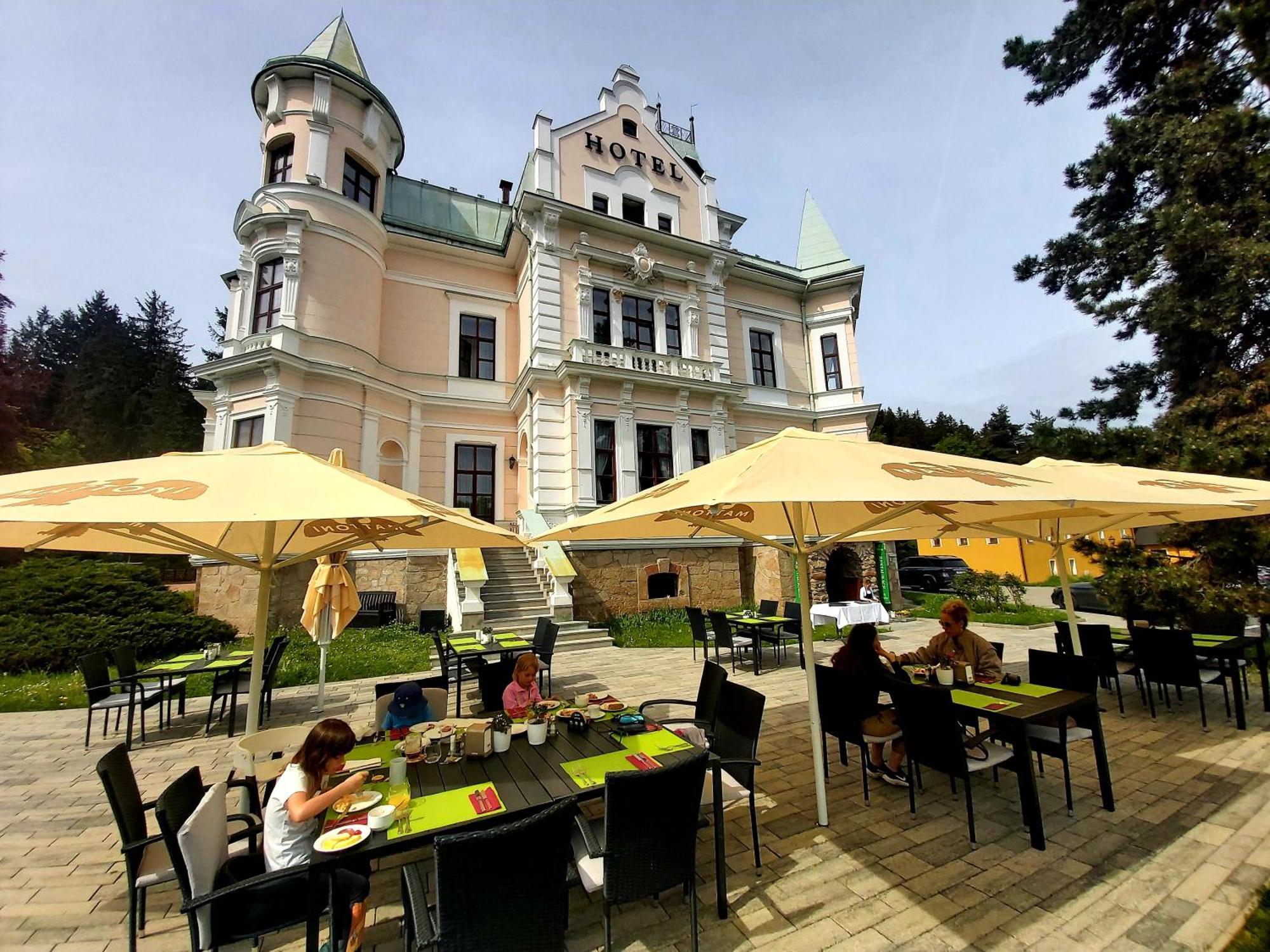 Hotel Chateau Cihelny Karlsbad Eksteriør billede