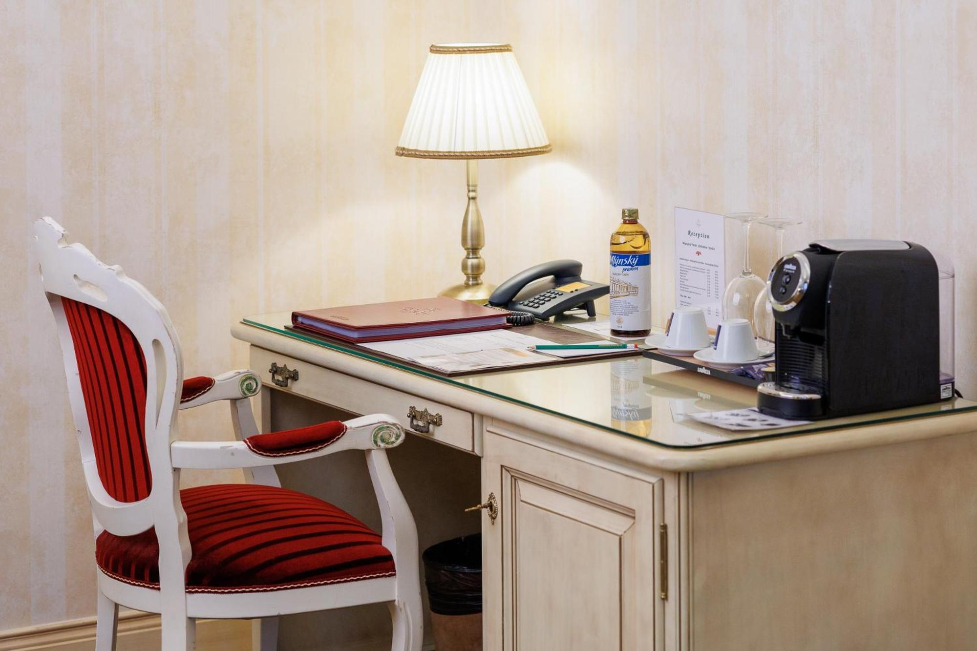Hotel Chateau Cihelny Karlsbad Eksteriør billede
